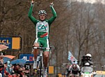Simon Gerrans wins the second stage of the Criterium International 2008